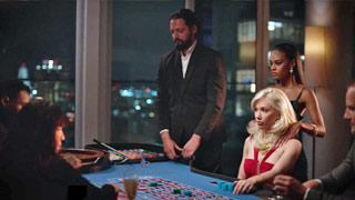 La rubia sexy Ivy Wolfe se echa un palomazo con un jugador de apuestas altas en la ruleta