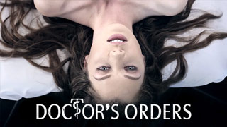 La adolescente Elena Koshka rompe el himen con un doctor pervertido