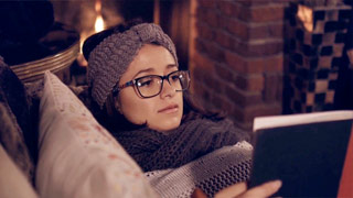 Izzy Bell cogiendo con mucho amor en Navidad