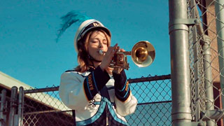 Eyaculación interna para la inocente chica que tocaba la trompeta. Kristen Scott