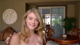 Hannah Hays tiene 18 añitos, y mezcla de inocencia con traviesa