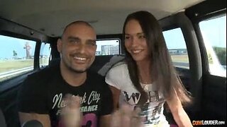 Nataly Gold se sube al follovolumen de CumLouder