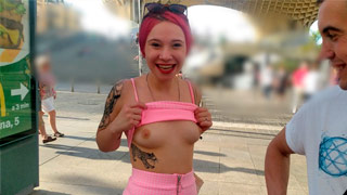 Inna Black con 21 años se va de paseo a Sevilla