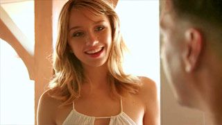 La dulce Aurora Belle se coge al vecino