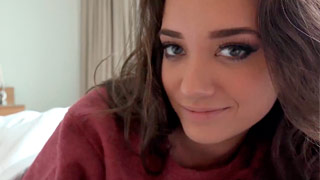 Gia Paige brinca su gran trasero en mi verga