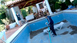 Haciendo las paces con el vato de la alberca. Eris Maximo