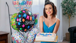 Amar al cumpleañero, wey. Aria Valencia