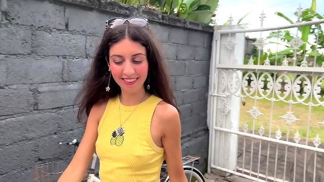 Dis Diger recibe como agradecimiento el coño estrecho de la jovencita Katty West, no manches