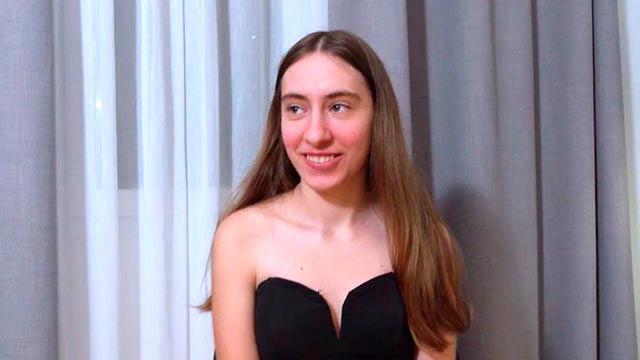 Hace tanto que no cojo... vengo a pedirles ayuda. ¡Carolina Lorca quiere coger!