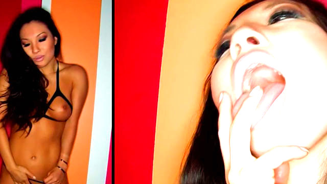 La diosa asiática Asa Akira termina con el trasero roto por Ramón Nomar