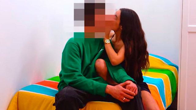 Amaya Castro pasa de usar el taladro para ser taladrada