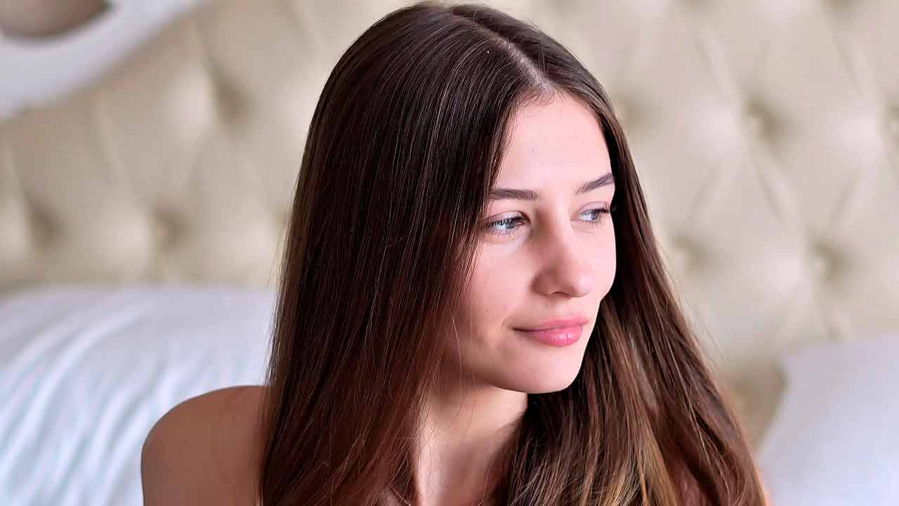 Más guapa y se me sale el miembro de los pantalones. Qué buen palomazo con Elina Lizz