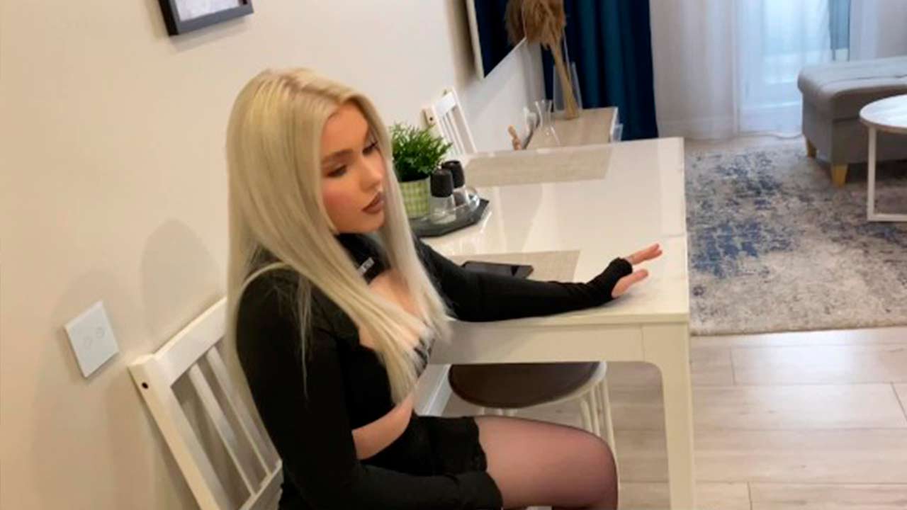 Rubia bien blanquita, Blondessa. Cogiendo con una argentina de cuerpo perfecto