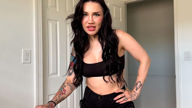 La tatuada Nova Cane va a la casa de Scott Stark para echarse un palomazo porno